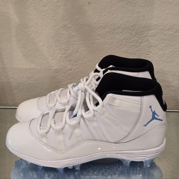 🔥 Air Jordan 11 Retro Low TD Cleats – White/University Blue – Size 8.5 🔥 - Picture 2 of 7